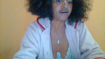 Keyshie586 live cam on Cam4