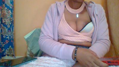 Keyshie586 live cam on Cam4