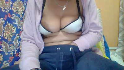 Keyshie586 live cam on Cam4