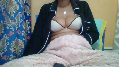 Keyshie586 live cam on Cam4