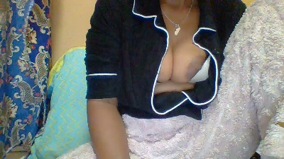 Keyshie586 live cam on Cam4
