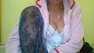 Keyshie586 live cam on Cam4