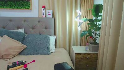 Khalia_ live cam on Cam4