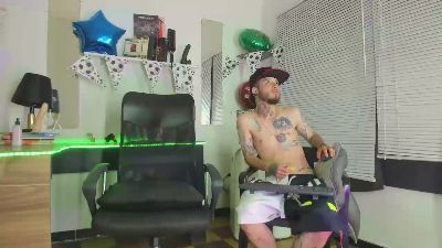 KhavelHotBoy live cam on Cam4