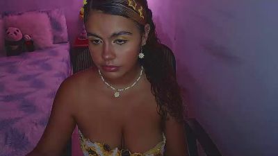 KhloeRoux live cam on Cam4