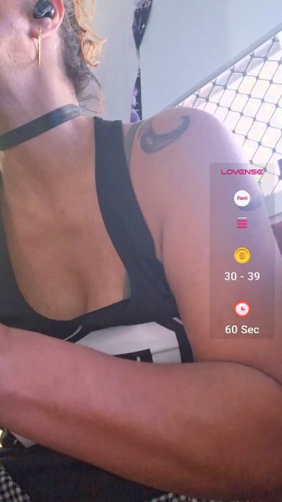 Ki_nooks live cam on Cam4
