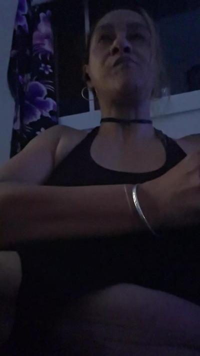 Ki_nooks live cam on Cam4
