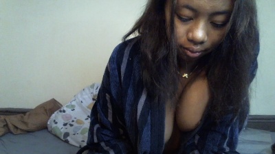 Kiala_neh live cam on Cam4