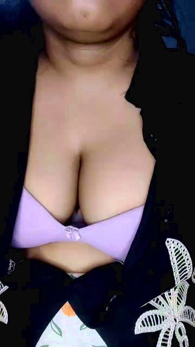 Kiara live cam on Cam4