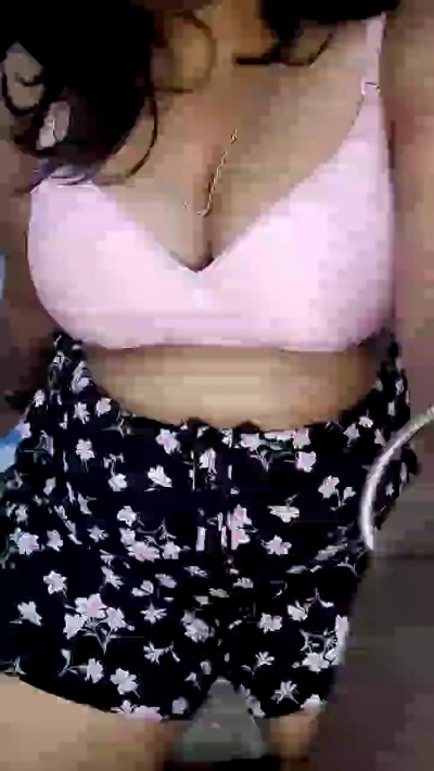 Kiara live cam on Cam4