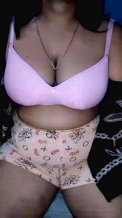Kiara live cam on Cam4