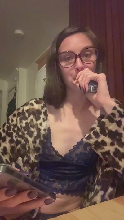 KiaraLewis live cam on Cam4