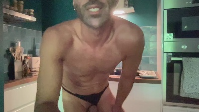 KiinkyBtm live cam on Cam4