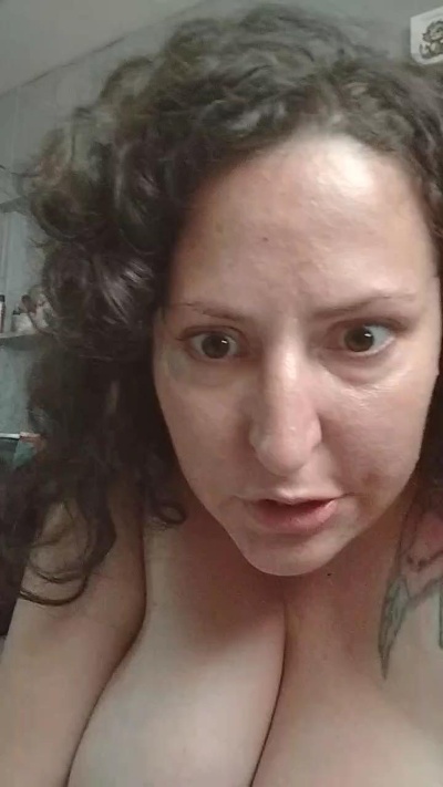 Kikinewnew1 live cam on Cam4