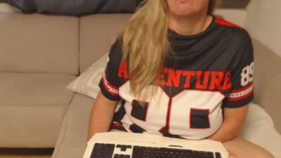 KimMitch live cam on Cam4