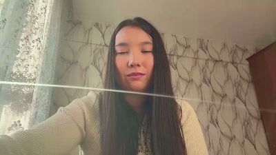 KimWalking live cam on Cam4