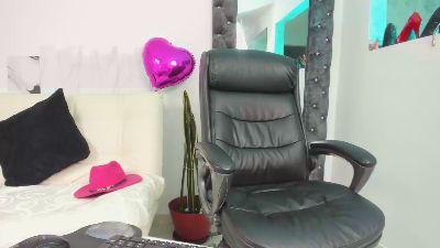 KimberlyBirdx live cam on Cam4