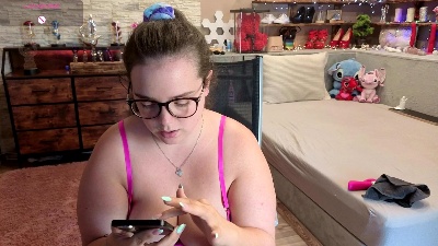 KimberlyCaprice live cam on Cam4