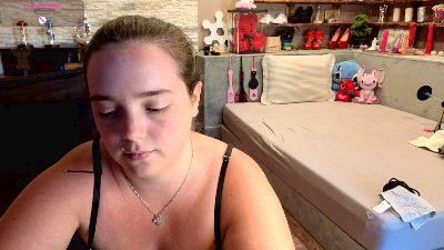 KimberlyCaprice live cam on Cam4