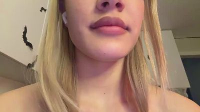 KimberlyVong live cam on Cam4
