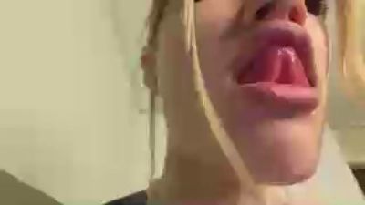 KimberlyVong live cam on Cam4