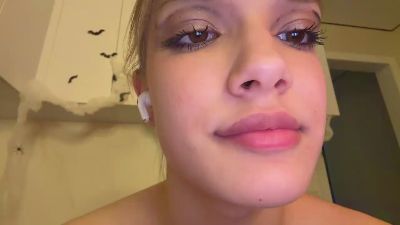 KimberlyVong live cam on Cam4
