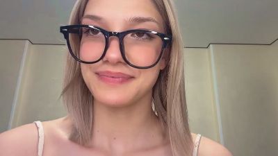 KimberlyVong live cam on Cam4