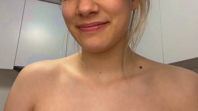 KimberlyVong live cam on Cam4