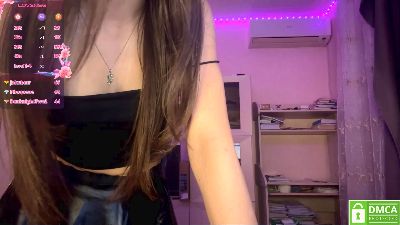 KinaVillaneuva live cam on Cam4
