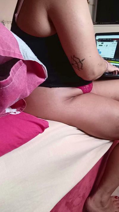 Kindella74 live cam on Cam4