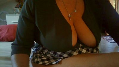 Kindella74 live cam on Cam4