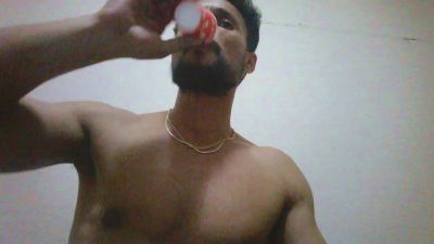 Kinglsves live cam on Cam4
