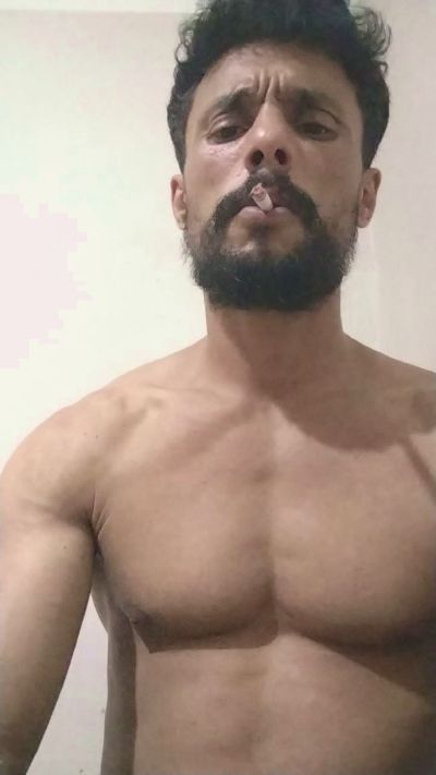 Kinglsves live cam on Cam4