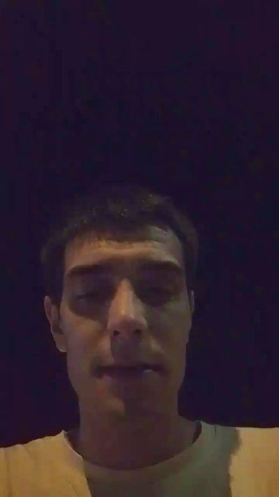 Kingunner18 live cam on Cam4