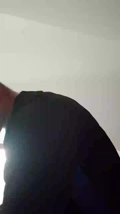 Kingunner18 live cam on Cam4
