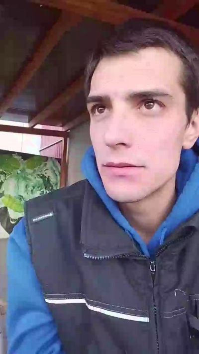 Kingunner18 live cam on Cam4