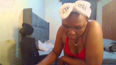 Kinky_Naya live cam on Cam4