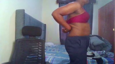 Kinky_Naya live cam on Cam4