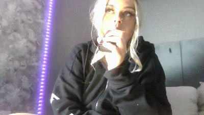 Kinkykayx live cam on Cam4