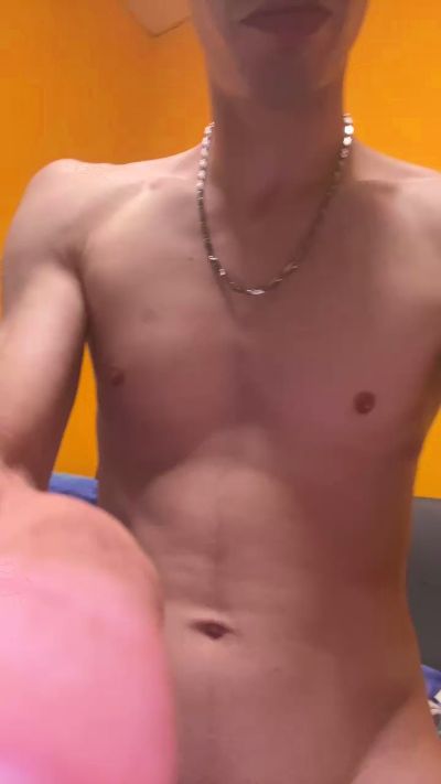 Kinkyyoungboy live cam on Cam4