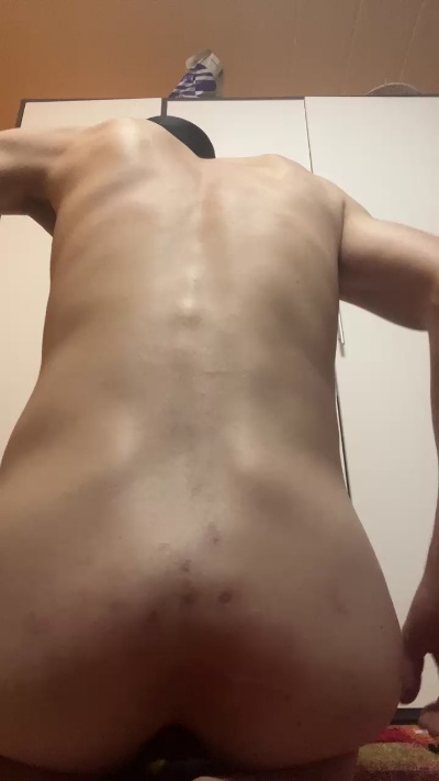 Kinkyyoungboy live cam on Cam4