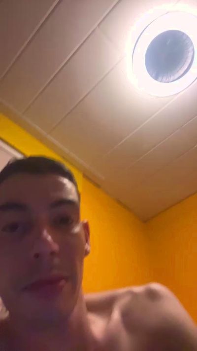 Kinkyyoungboy live cam on Cam4