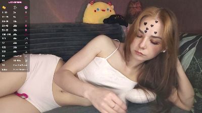 KiraAlvarran live cam on Cam4