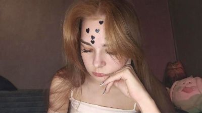 KiraAlvarran live cam on Cam4