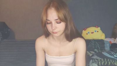 KiraAlvarran live cam on Cam4