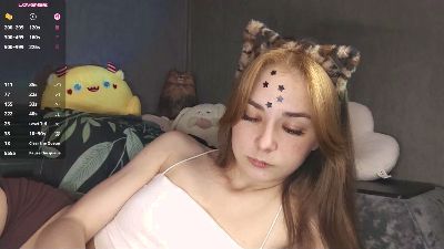 KiraAlvarran live cam on Cam4