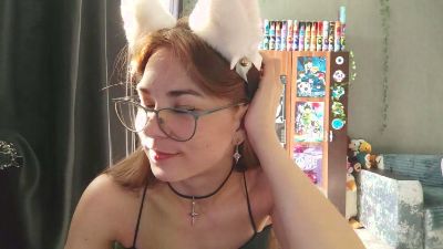 KiraAlvarran live cam on Cam4