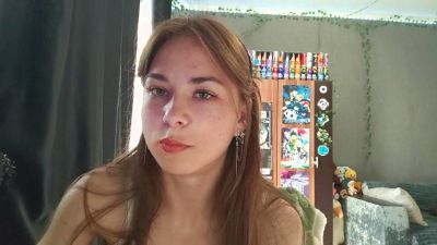 KiraAlvarran live cam on Cam4