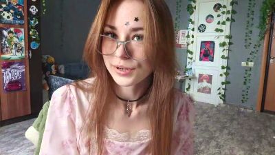 KiraAlvarran live cam on Cam4