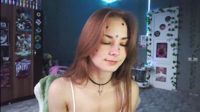 KiraAlvarran live cam on Cam4